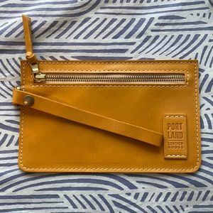 NWOT - Portland Leather ‘Almost Perfect’ Adriana Pouch